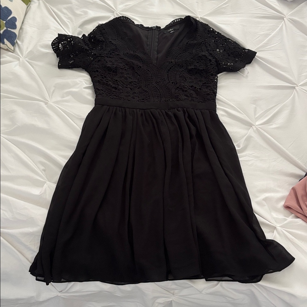Lulu's Black Lace Midi Dress